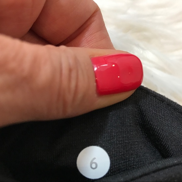 Lululemon Wunder Under Crops - Picture 3 of 3